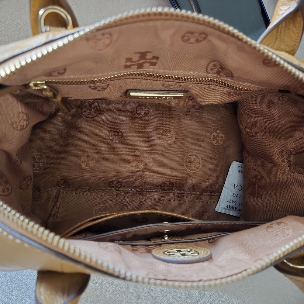 💫 Tory Burch: Brody Satchel - Picture 5 of 14